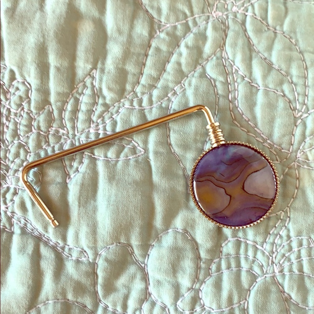 Pearlized purse hook